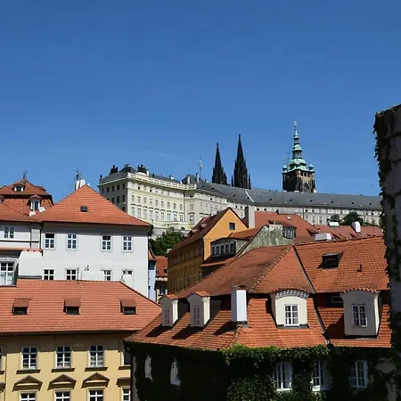Daire Mala Strana -peace And Quiet *